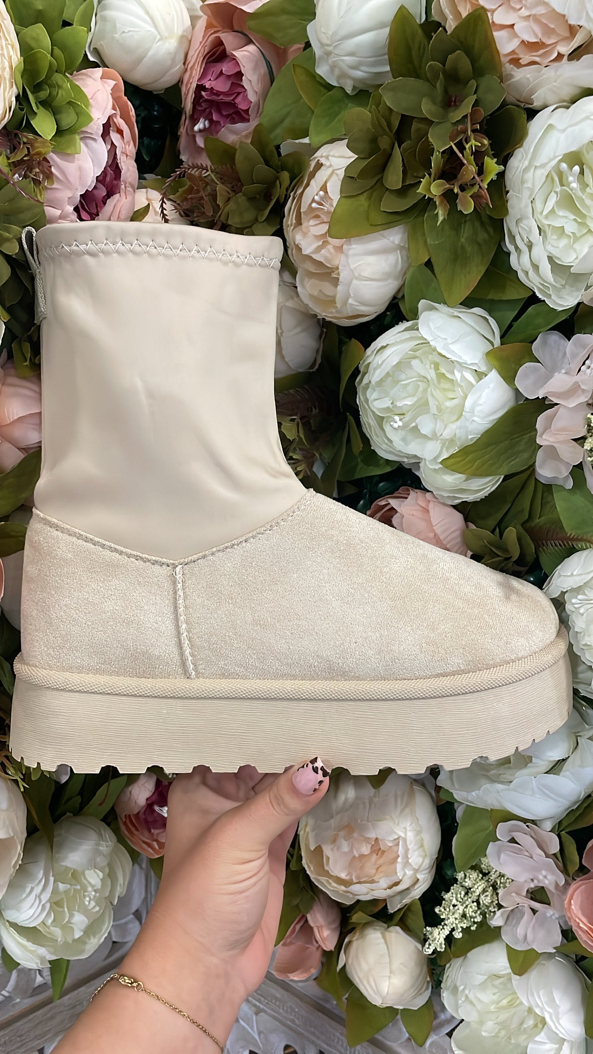Bottine à plate-forme beige en daim