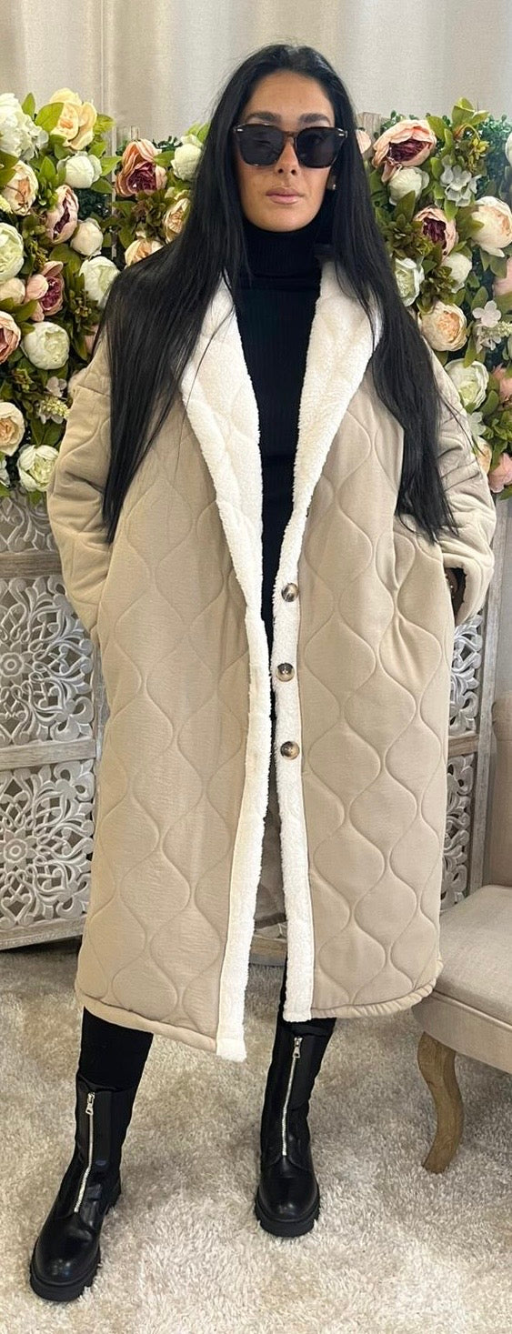 Manteau long beige oversize matelassé